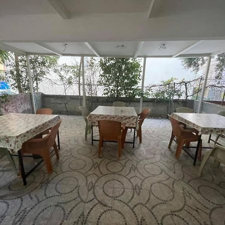 Oezguer Hotel Antalya Bagian luar foto