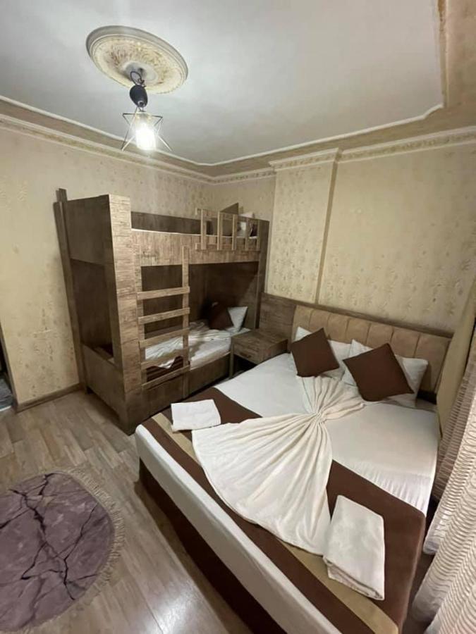 Oezguer Hotel Antalya Bagian luar foto
