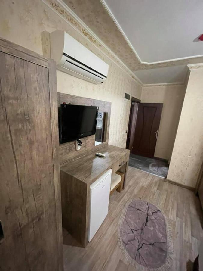 Oezguer Hotel Antalya Bagian luar foto