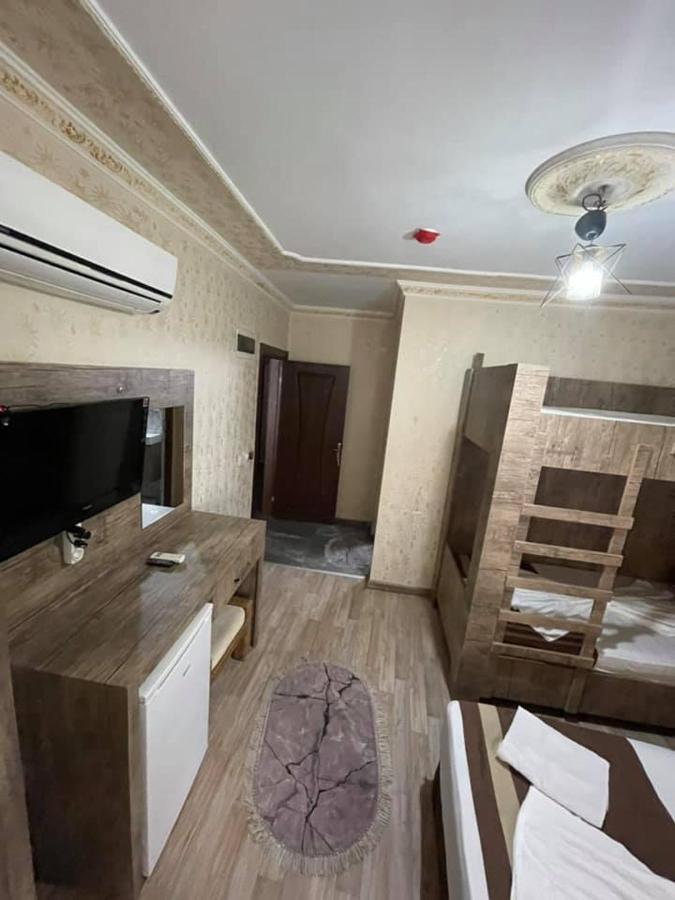 Oezguer Hotel Antalya Bagian luar foto