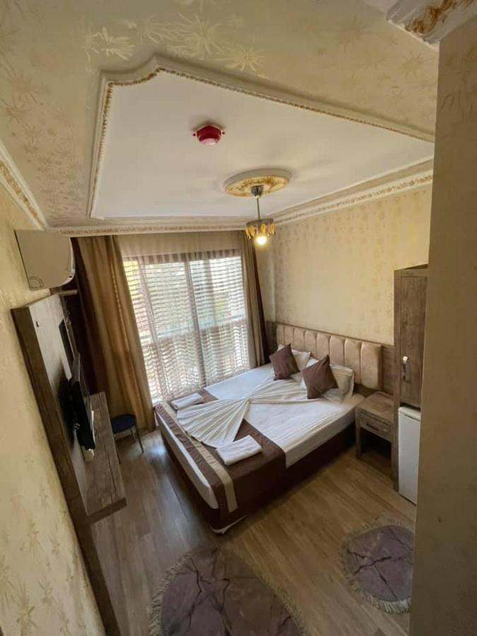 Oezguer Hotel Antalya Bagian luar foto