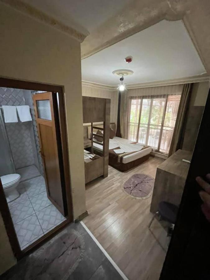 Oezguer Hotel Antalya Bagian luar foto