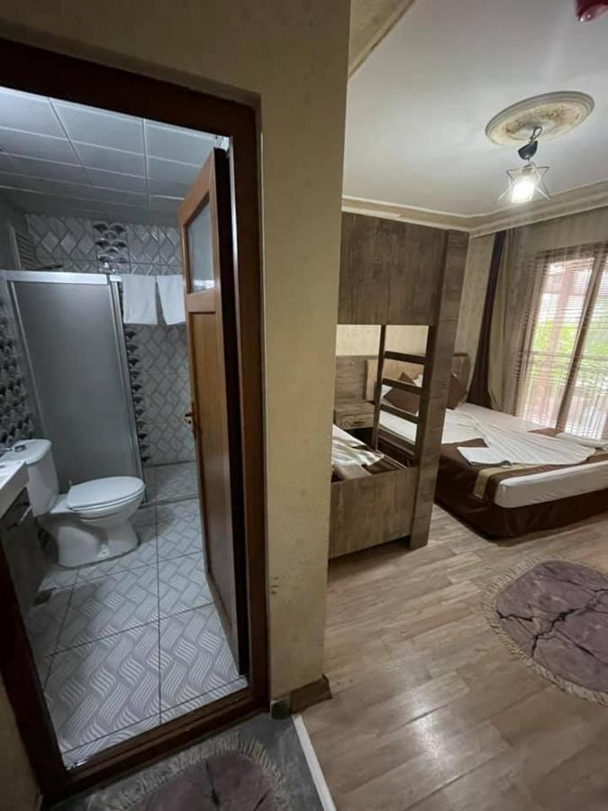 Oezguer Hotel Antalya Bagian luar foto