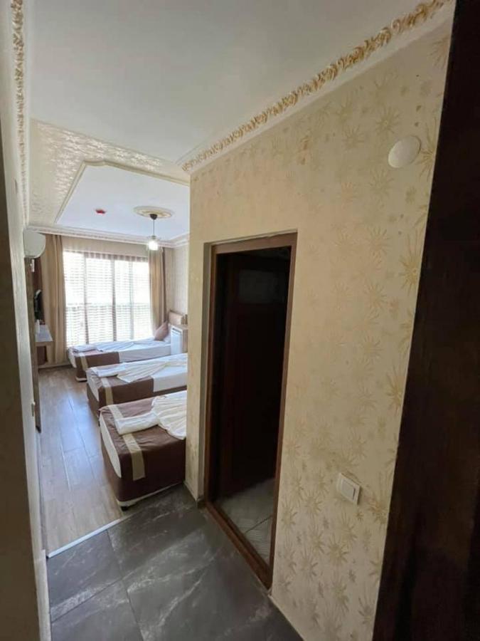 Oezguer Hotel Antalya Bagian luar foto