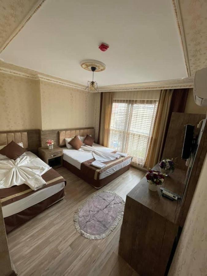 Oezguer Hotel Antalya Bagian luar foto