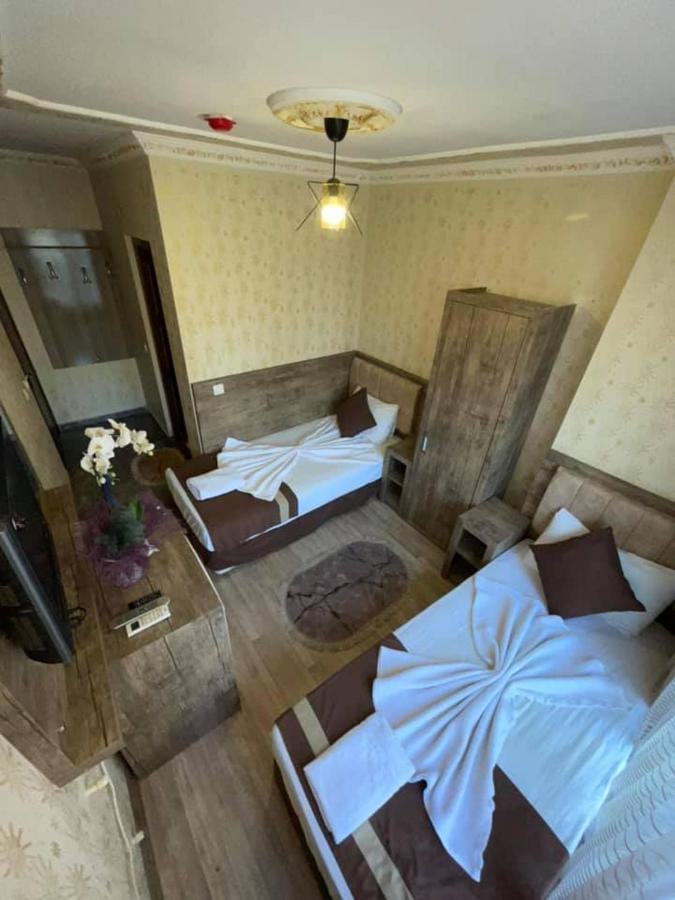 Oezguer Hotel Antalya Bagian luar foto