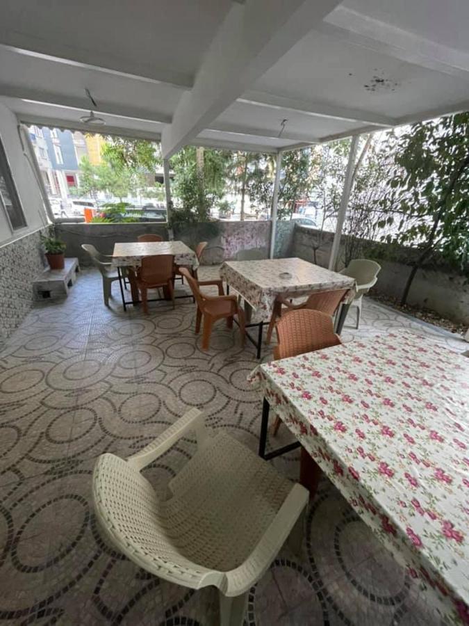 Oezguer Hotel Antalya Bagian luar foto
