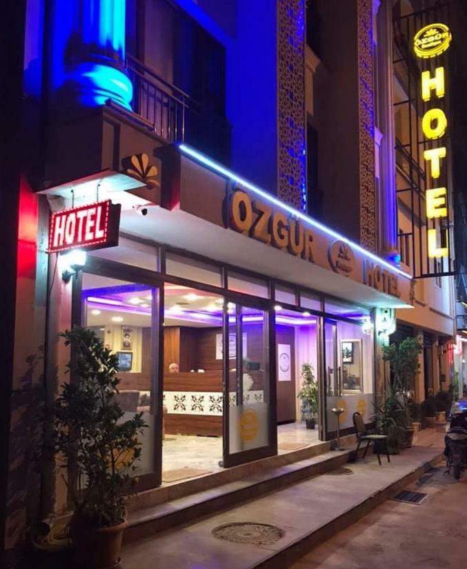 Oezguer Hotel Antalya Bagian luar foto