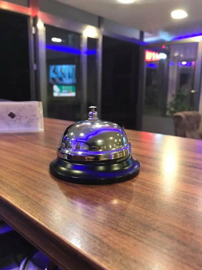 Oezguer Hotel Antalya Bagian luar foto